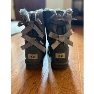 Ugg Bailey Bow II Boot size 8